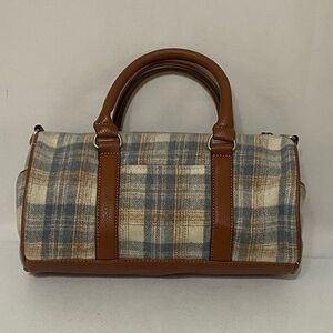 Boutique blue/tan plaid barrel bag with vegan leather straps EUC